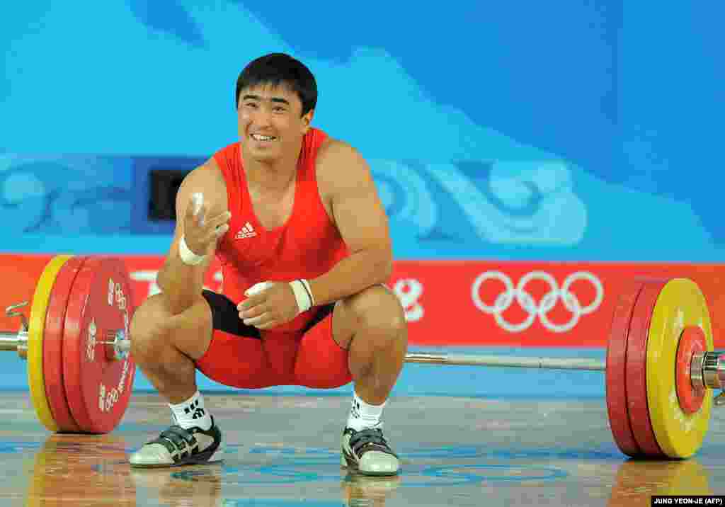 Улан Молдодосовдун Бээжин оюндарына катышып жаткан учуру. &nbsp; Улан Молдодосов 2004-жылы Афины жана 2008-жылы Бээжиндеги Олимп оюндарына катышкан.&nbsp;