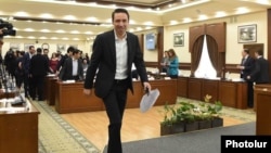 Armenia - Yerevan Mayor Hayk Marutian arrives for a session of the city council, May 8, 2019. 