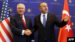 ԱՄՆ պետքարտուղար Ռեքս Թիլերսոն և Թուրքիայի ԱԳ նախարար Մևլութ Չավուշօղլու, արխիվ