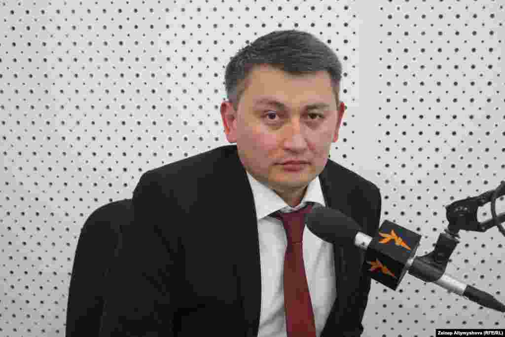 89 депутатов проявили корпоративную солидарность поддержав своего коллегу Исхака Пирматова, которого Генпрокуратура обвиняет в финансовых нарушениях в &quot;Кыргызнефтегазе&quot;.