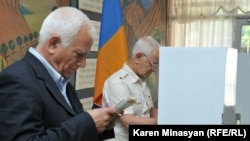 Голосование в Ереване (архивная фотография)