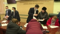 «Казахи вконец обнищали». В Алматы вновь требовали списать долги по кредитам