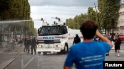 اعتراض‌کننده‌ها در پاریس