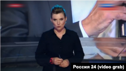 СБУ зазначає, що Ольга Скабеєва входить до медійного пулу Кремля, який «використовує її для масового поширення інформаційно-психологічних маніпуляцій в інтересах Москви»