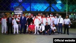 Таджикские спортсмены перед вылетом на олимпиаду в Токио