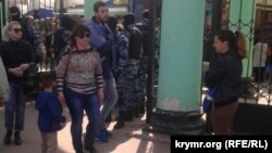 Aqmescitniñ merkeziy bazarı, 6 aprel 2017