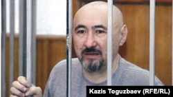 Арон Атабек в суде по делу о Шаныракских событиях. Алматы, октябрь 2007 года.    