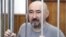 Поэт Арон Атабек в суде. Алматы, октябрь 2007 года. 