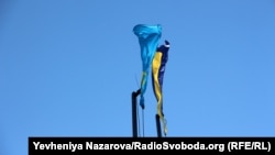 Прапор кримських татар знаходитиметься упродовж доби поряд з національними прапором на флагштоку у центрі Запоріжжя