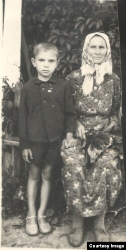 Параска Григоренко зі своїм сином