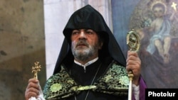 Предводитель Араратской патриаршей епархии ААЦ архиепископ Навасард Кчоян
