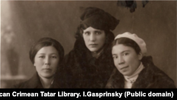 Cevaire dostlarınen beraber Qırım pedagogika universitetinde oquğanda