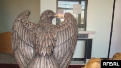 اثر ساخته شده از سنگ قیمتی