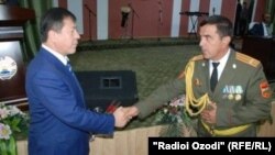 Дар маросими идона ба бархе кормандони милиса ҷоизаҳо супурда шуд