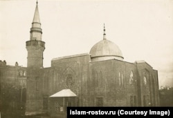 Ростовта 1906 елда татарлар төзеткән мәчет