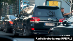 І знову парковка в недозволеному місці