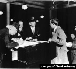 Велика зала Елліс Айленд