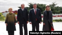 Украина жана Түркиянын президенттери аялдары менен.