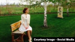 Эльмира Бутасова в платье от Айкин Ариповой.