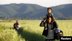 تعدادی از افغانهای مهاجر در یونان