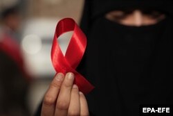 آرشیف، بیمار اچ‌ای‌وی