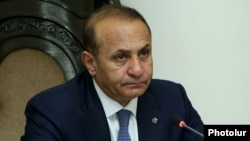 Հովիկ Աբրահամյանը Հայաստանի վարչապետի պաշտոնում, հունիս, 2016թ.