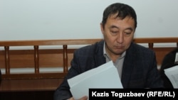 Адвокат Галым Нурпеисов в зале суда, когда защищал обвиняемых в «участии» в ДВК. Алматы, 18 ноября 2019 года.