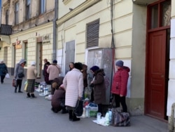 Стихійний ринок і далі є