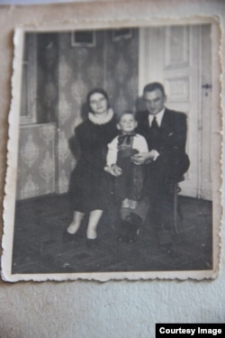 Родина Поповичів у Варшаві