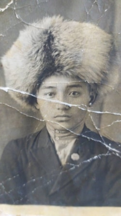 Эсенгул Асымовдун боз улан кези.