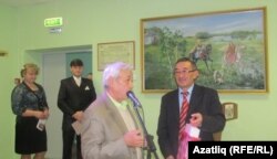 Үзәкнең беренче җитәкчесе Әнәс Гаитовны тәбрикләү