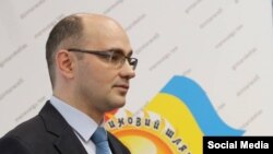 Дмитро Левусь