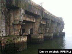 Заброшенная база подводных лодок Кероман