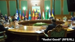 Нишасти сарони кишварҳо бе ҳузури ҳайати Украина