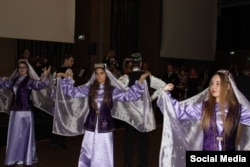 Оешманың яшь әгъзалары татар биюләрен башкарды