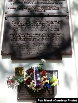 Під час вшанування жертв комуністичного режиму на Ольшанському цвинтарі у Празі, 11 травня 2018 року