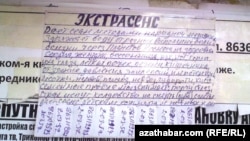 Awtobus duralgasyna ýelmenen bildiriş