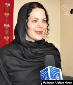 Хизер Барр.