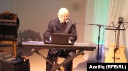 Рим Хәсәнов яңа җырын башкара