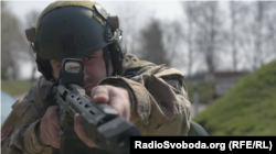 Чемпіон України з тактичної стрільби Ігор Бондар зі зброєю нерозлучний вже 10 років