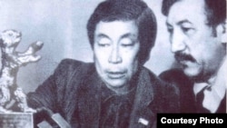 Төлөмүш Океев менен Нуртай Борбиев (сүрөт качан тартылганы белгисиз)