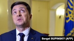 Актер, куудул жана президенттикке талапкер Зеленский "Эл кызматчысы" сериалынын соңку эпизоддоруна тартылып жатат. 6-март, 2019-жыл. Киев.