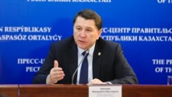 Жандарбек Бекшин в бытность главным санитарным врачом Казахстана.