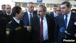 Armenia - Prime Minister Nikol Pashinian visits a customs terminal in Yerevan, April 9, 2019.