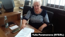 Людмила Осипова с текстом обвинения