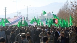 مظاهره هواداران دسته انتخاباتی صلح و عدالت اسلامی به رهبر گلبدین حکمتیار در کابل.