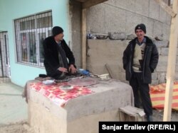 "Азаттыктын" архиви. Үч-Коргондогу наабайчылар.