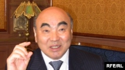 Аскар Акаев