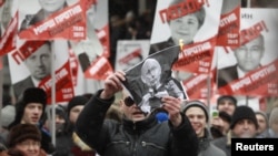 Москва, многотысячный марш против "закона подлецов"