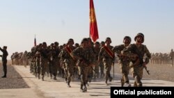 Кыргыз армиясынын жоокерлери. Сүрөттүн макалага тиешеси жок. Иллюстрация үчүн колдонулду. 